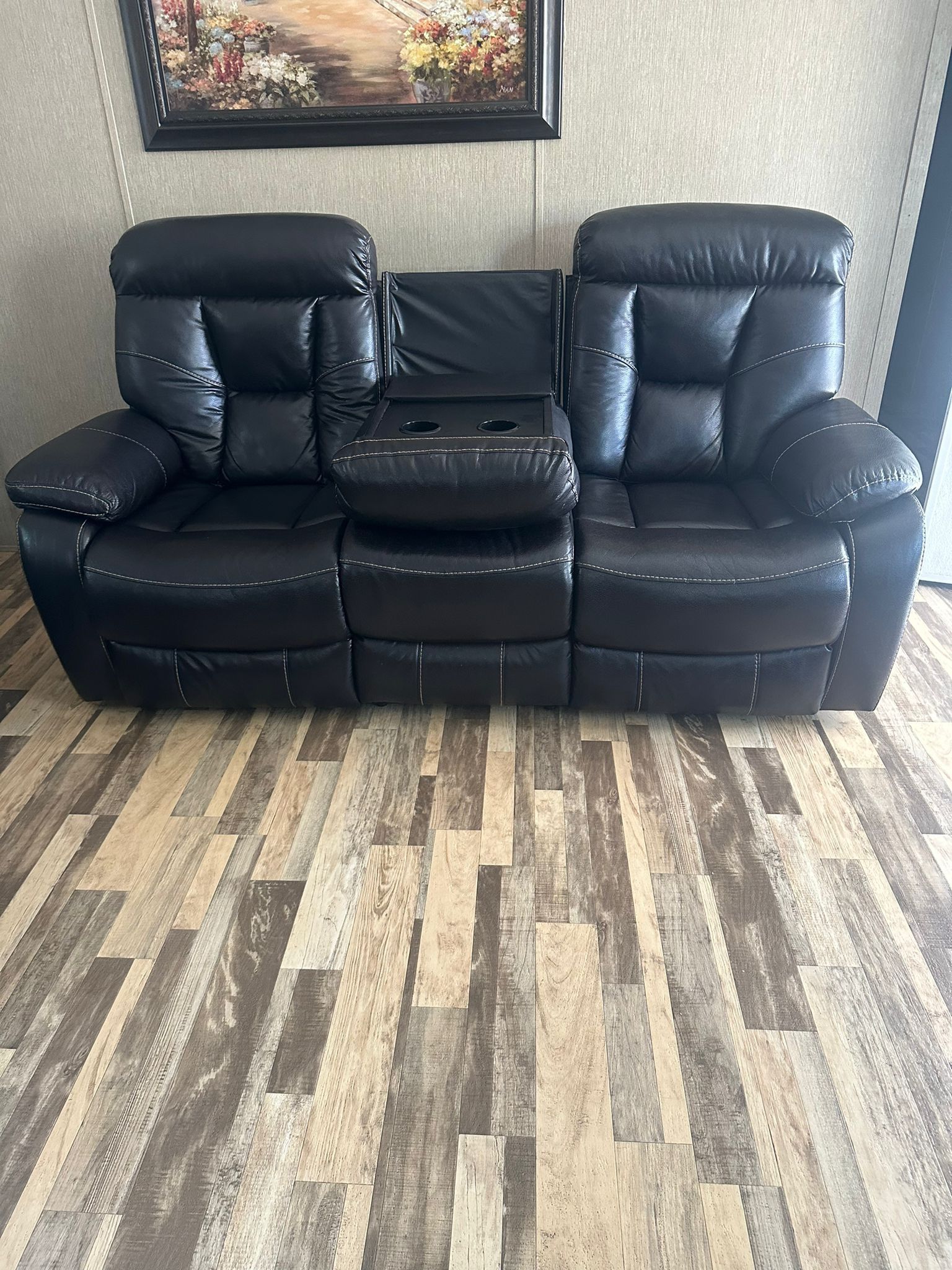 Reclinable Set Of Sofas