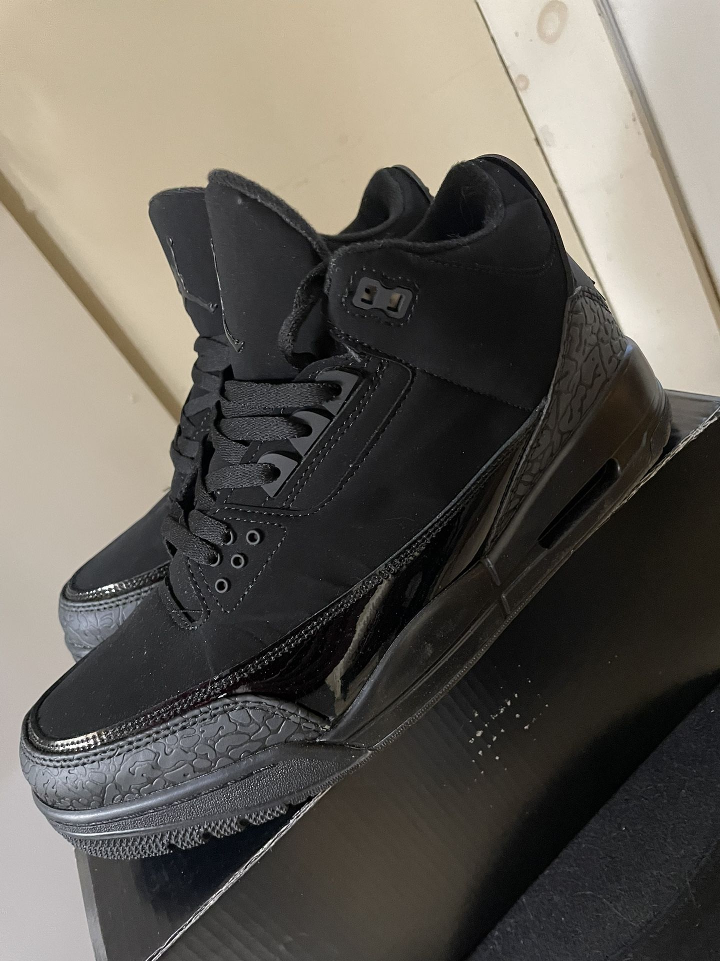 Black Cat 3’s Size 10