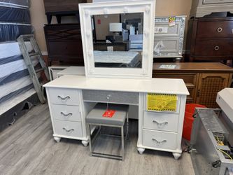 White Makeup Vanity 