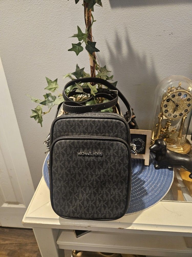 Michael Kors PENDING PICKUP 