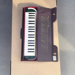 Vintage Melodihorn M-36 Melodica