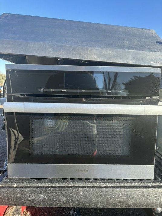 Miele Pure Line 24" Oven And Microwave