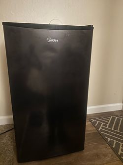 Midea Mini Fridge Black