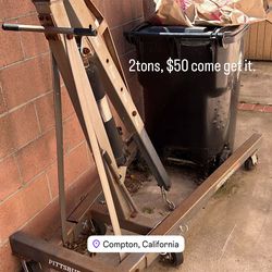 Pittsburgh Cherry picker/ engine hoist/ lifter crane 2 ton