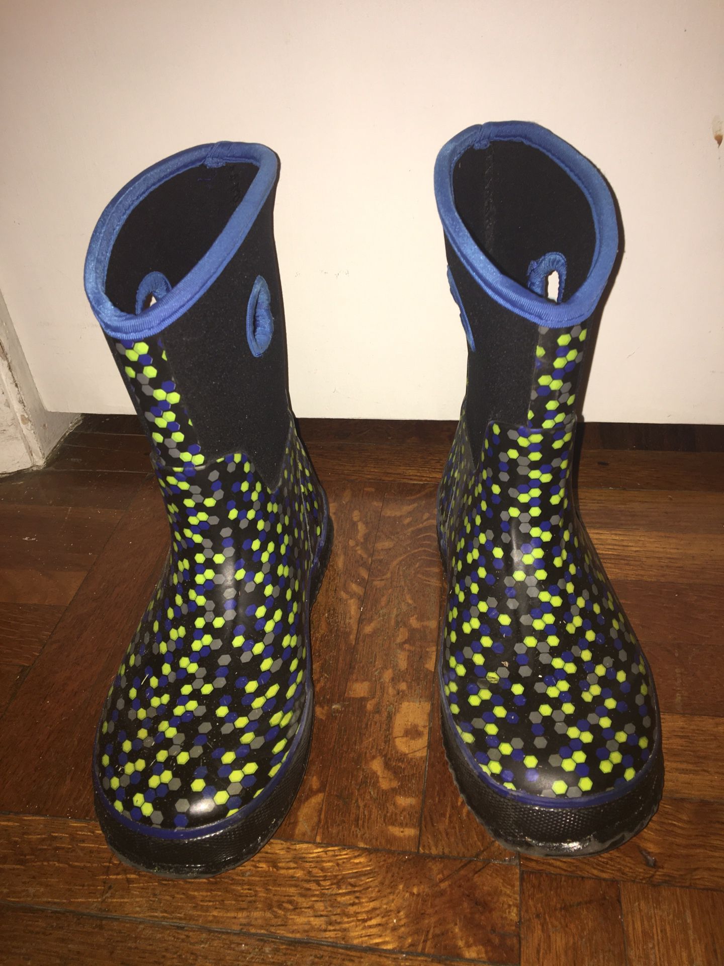 Kids rain boots size 4/5
