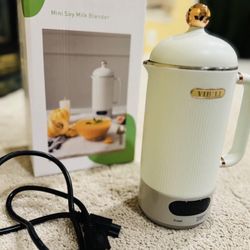 "VIBLI Mini Soy Milk Blender - Compact & Stylish!