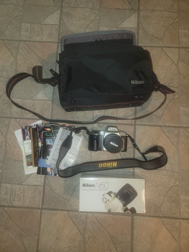 NICON N60 35mm Camera / Nicon AF35-80 With Original Bag