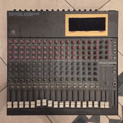 Mackie Designs CR-1604 Mixing Board