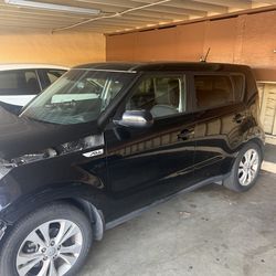 2015 KIA Soul Excellent Engine/Transm/Interior. Parts or Project.
