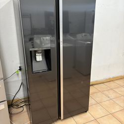 SAMSUNG REFRIGERATOR
