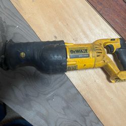 Dewalt Saw 