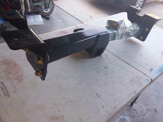 Brand New Curt 31302 Front Receiver for GMC Chevy Sierra Silverado. has all hardware and brackets.