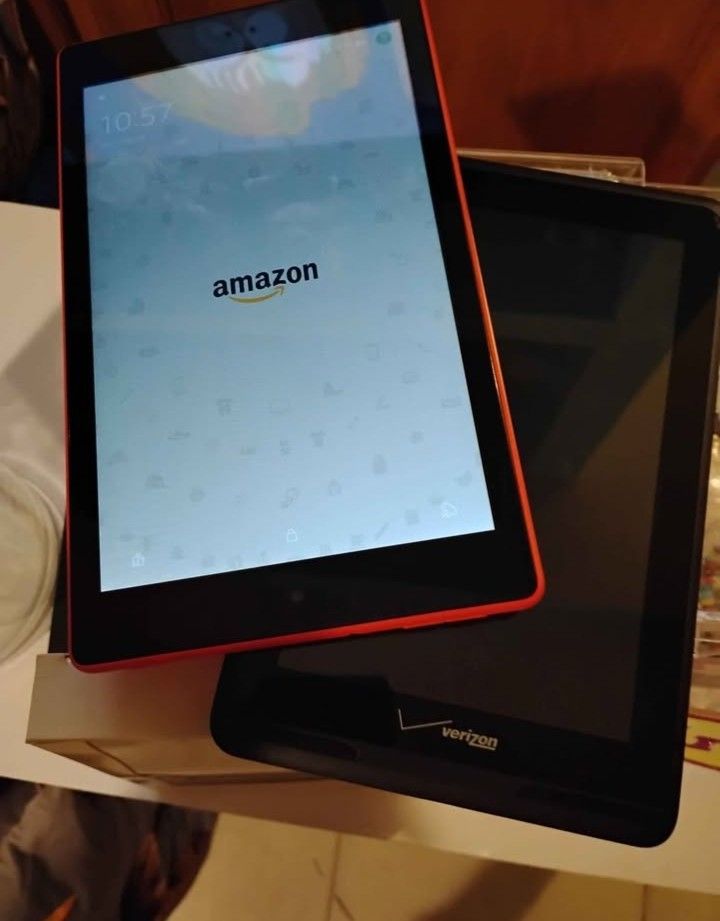Amazon Fire 8 HD Tablet With Case