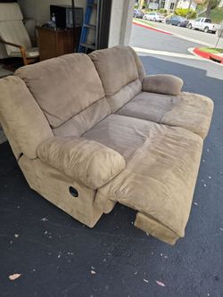Recliner sofa