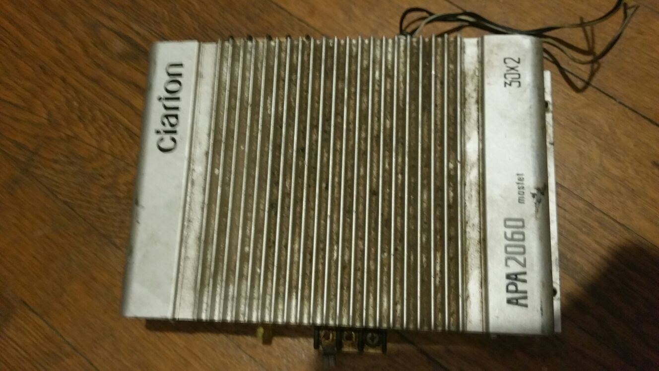 Amp Clarion APA 2060 Works Great