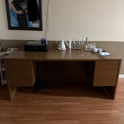 FREE DESK 
