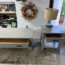  Potterybarn Coffee Table, Side  Table And Lamp 