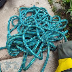 Climbing rope