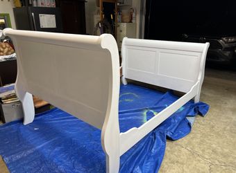 50.00 OBO Refinished Chabby Chic Queen Sleigh Bed Frame