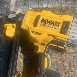 Pistola De Clavos Bacteria