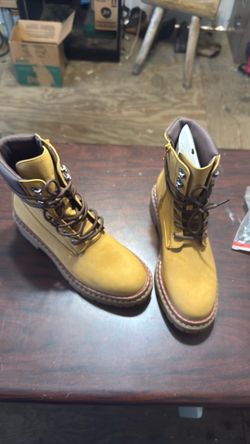 Botas de trabajo , nuevas , solo se las midieron de hombre
