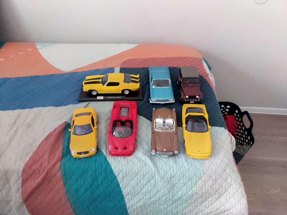 1/18 Scale Maisto Model Cars 7 Cars