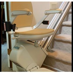 Acorn Chair Lift, Straight, Left side of stairs, Excellent condition, 2 remotes 