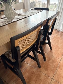 Dinning table with chairs