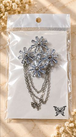 Elegant brooch