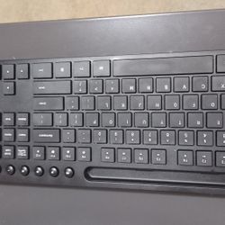 Wireless keyboard and mouse combo