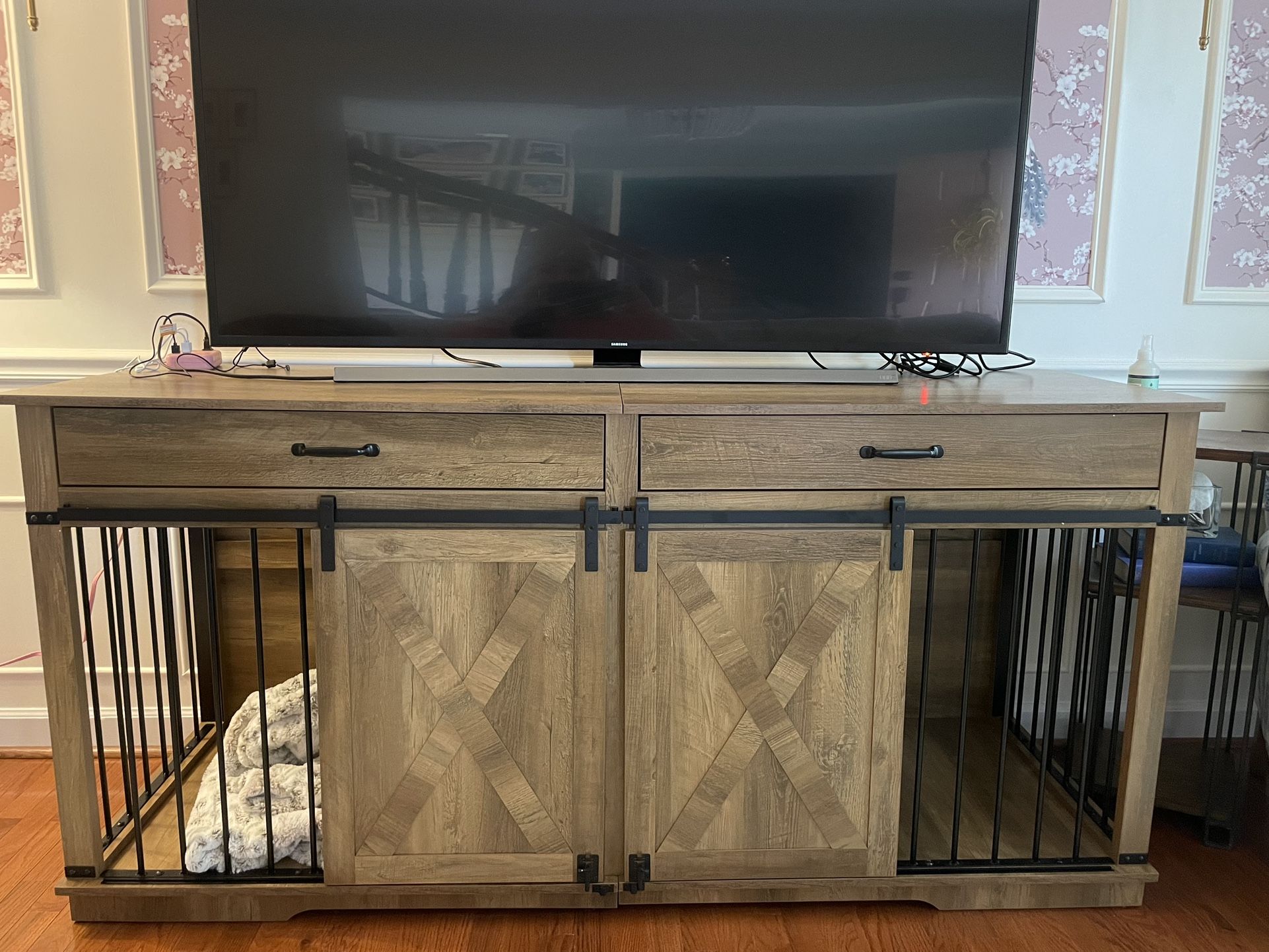 Dog credenza/kennel/crate 