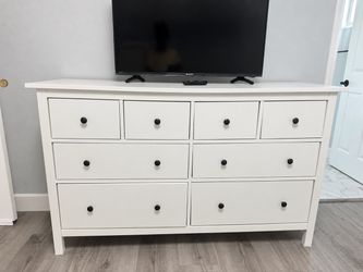 Double Dresser