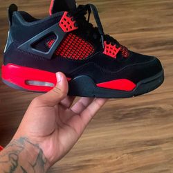 Thunder Red 4s Jordan’s 