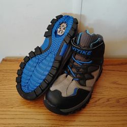 Snow & Hiking Boots