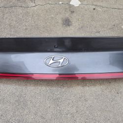 2020-2023 HYUNDAI SONATA REAR TRUNK LID GARNISH TRIM PANEL W/CAMERA OEM