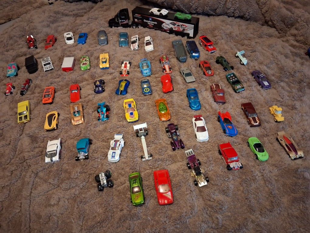 Mixed Vintage Die-cast Of Hotwheel Cars .