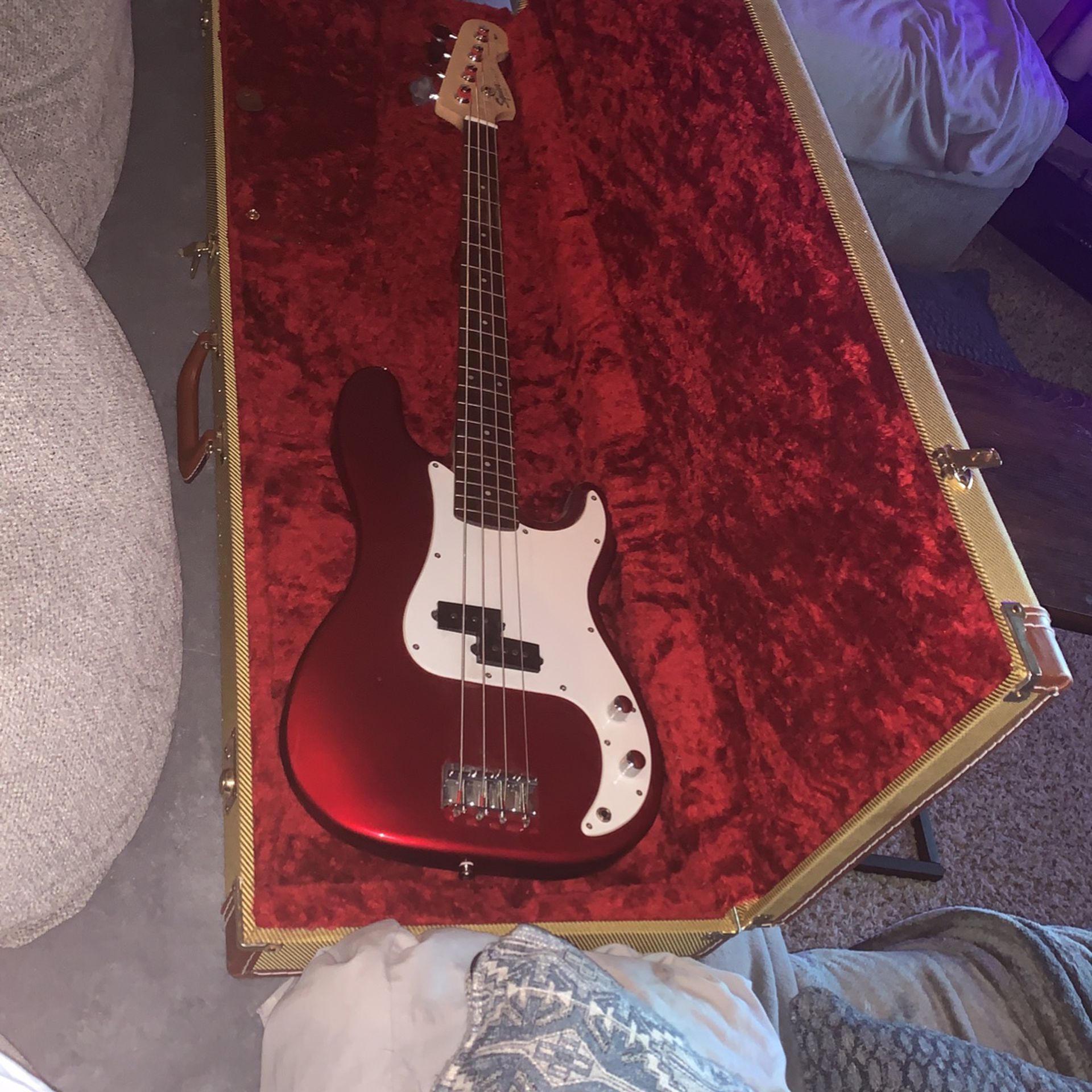 Squire affinity P-bass