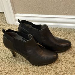 Adrienne Vittadini Ankle Boots 