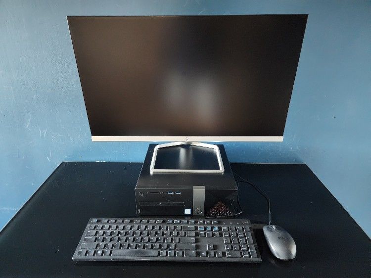 Dell Vostro Core i5 8th Gen 2.8 GHz 16GB/480GB with HP 27" Monitor and Dell Wired Keyboard & Mouse
Windows 11 Pro