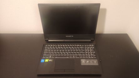 Gigabyte gaming laptop - RTX 3050 / i5-11400H / 16GB RAM / 512GB SSD / 144Hz