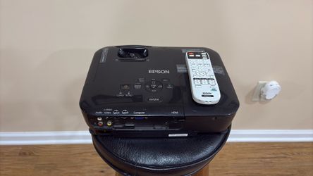 Epson EX5210 model with remote & case