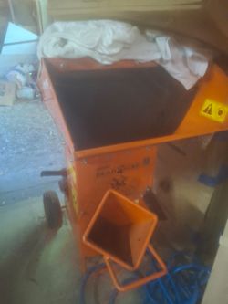 Bearcat chipper shreader