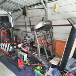 3 Proffecional Elliptical Machines