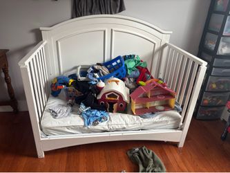 Toddler bed