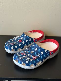 Disney Mickey Mouse 4th of July Crocs WITH Jibbitz - size women’s 11 men’s 9