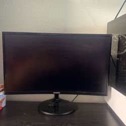 Samsung Curved Monitor 24 Inch (MINT)