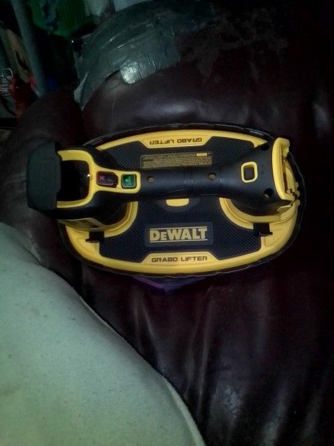 DEWALT GRABO LIFTER