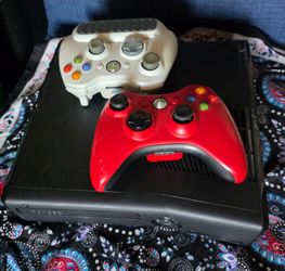 Xbox 360 E Console Bundle with 2 Wireless Controllers & Chatpad