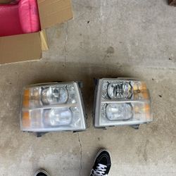 Headlights 2008 Chevy Silverado 2500hd