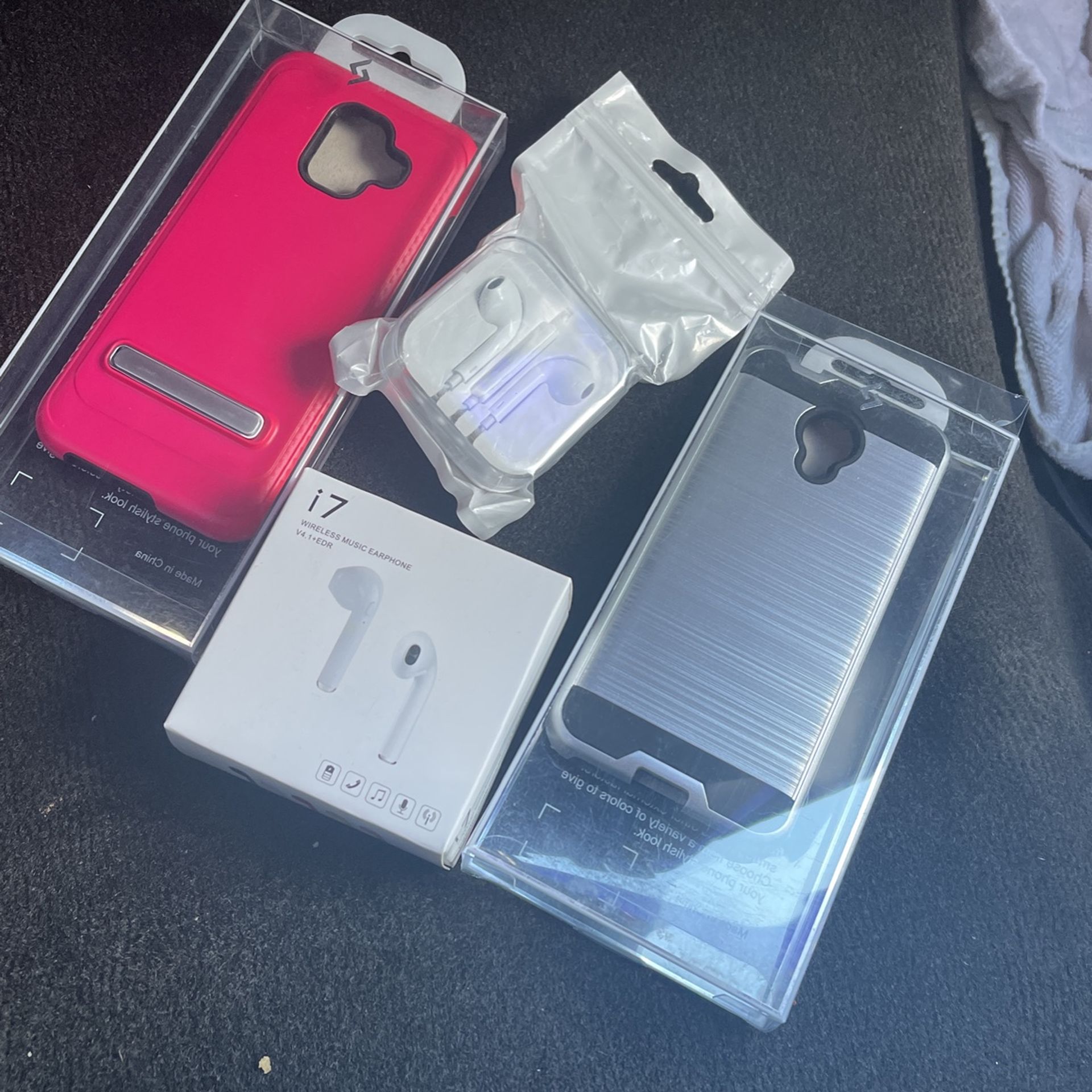 Accessories Mix More Than 300 PCs